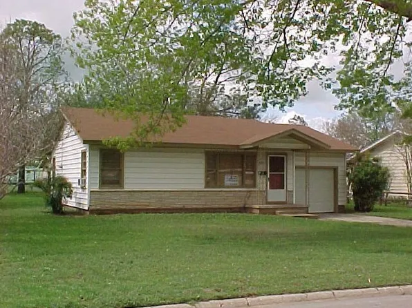 504 Harriett Dr, Burkburnett, TX 76354