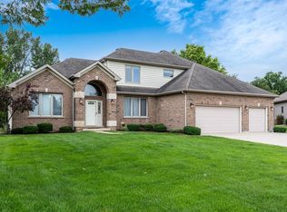 186 Risch Ct, West Chicago, IL 60185