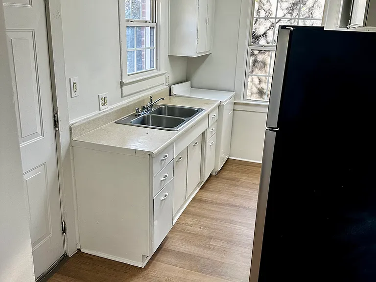 304 Hill St #A — Photo 4