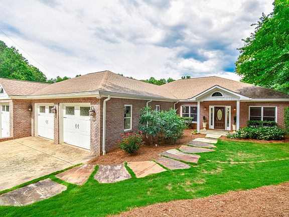 4th image of 66 Redwood Dr