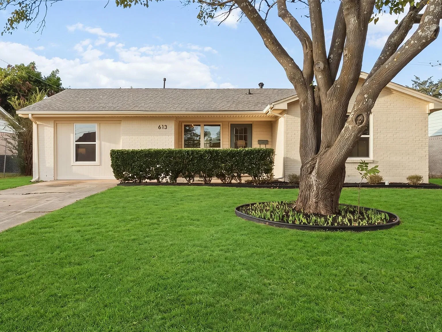 4 bed, 1435 sqft, $3,200 — Photo 2