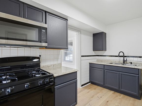 3rd image of 5309 Winslow Dr