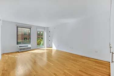 Rented by L Rose Realty (Brokerage)