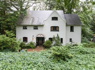 38 Village Sq, Baltimore, MD 21210