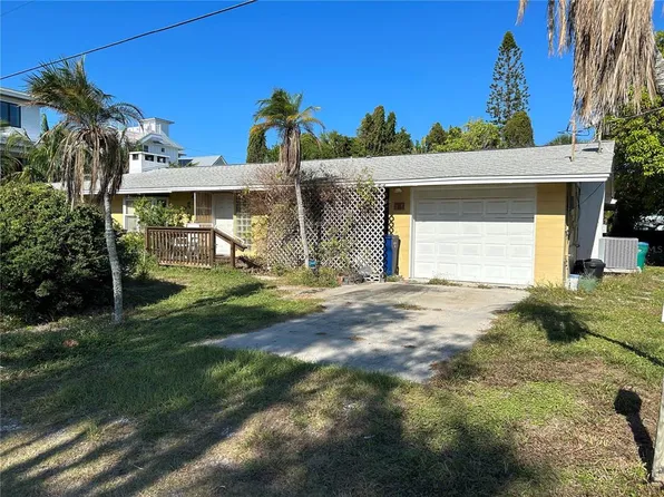 204 70th St, Holmes Beach, FL 34217