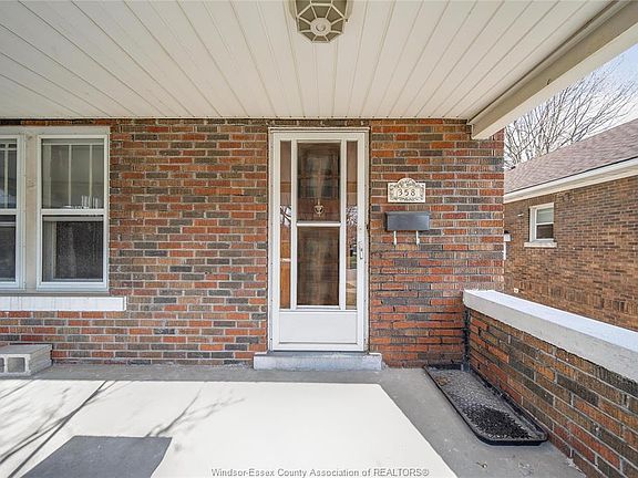 4th image of 358 Partington Ave