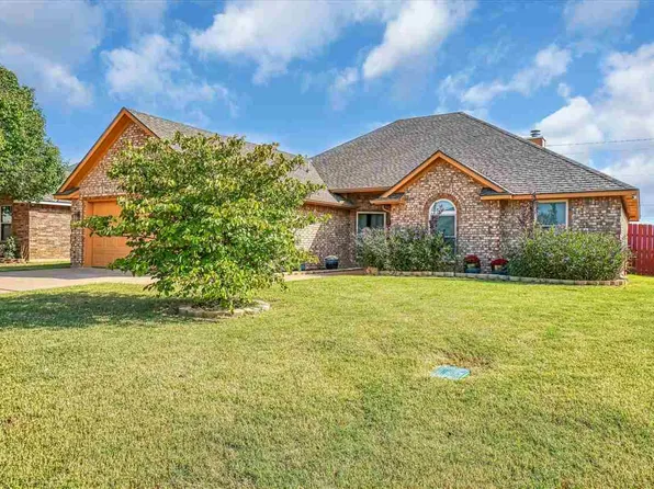 1712 SW 68th St, Lawton, OK 73505