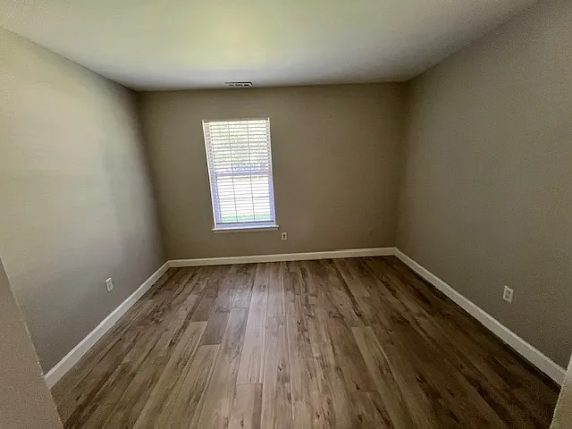 125 Devonshire Ct — Photo 4