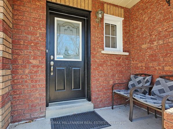 572 Lumberton Cres, Mississauga, ON L4Z 3Z6