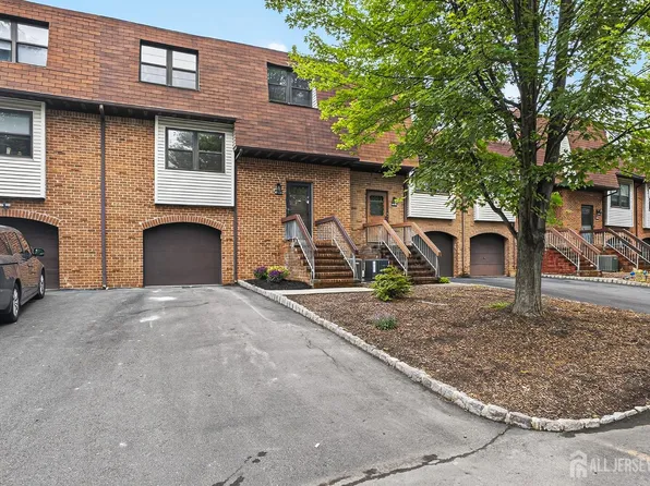 5902 N Oaks Blvd, North Brunswick, NJ 08902