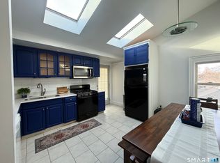 883 Montauk Ave, New London, CT 06320