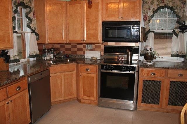 2nd image of 2920 N Downer Ave