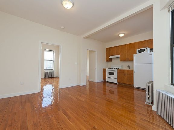 2nd image of 2606 18th St APT 15