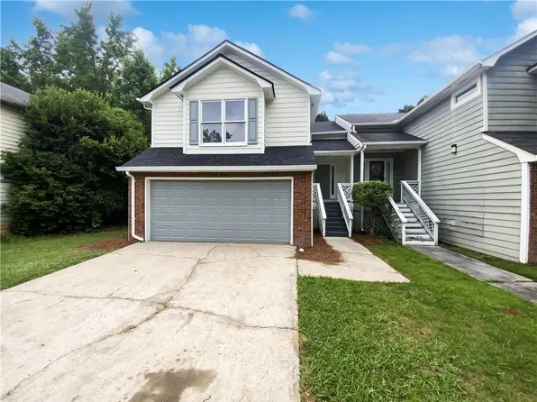 7972 Woodlake Dr, Riverdale, GA 30274