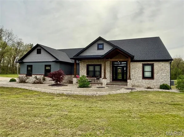 8009 Brickyard Hill Rd, Worden, IL 62097