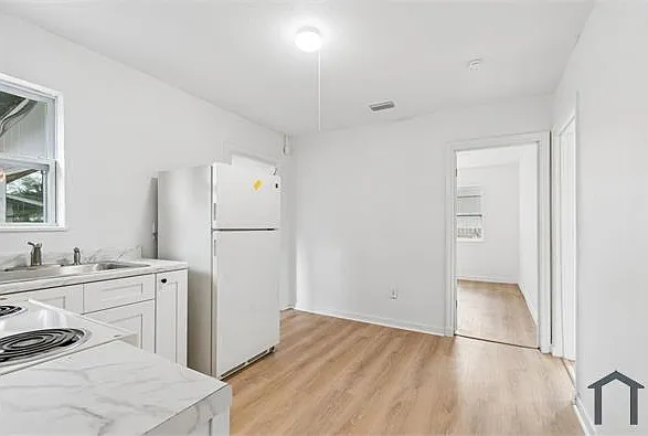650 Paris Ave S — Photo 5