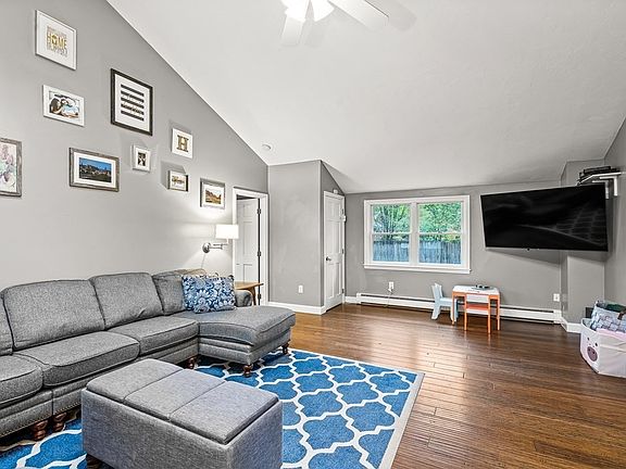 5th image of 23 Lake Shore Dr N