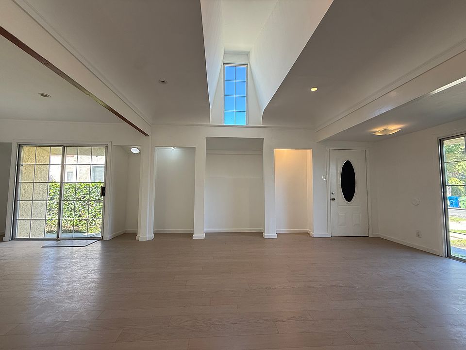 1st image of 2217 Selby Ave