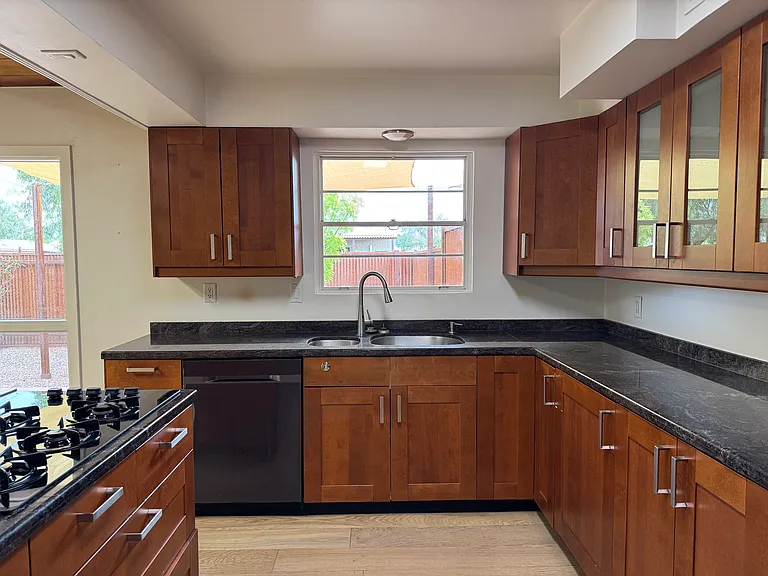 222-3 E Roger Rd #1 — Photo 21