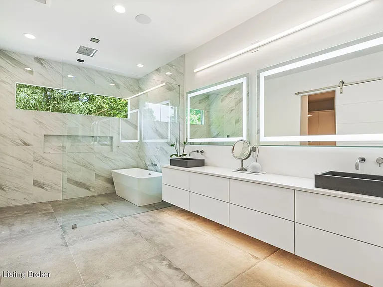 14201 Reserve Cv — Photo 33
