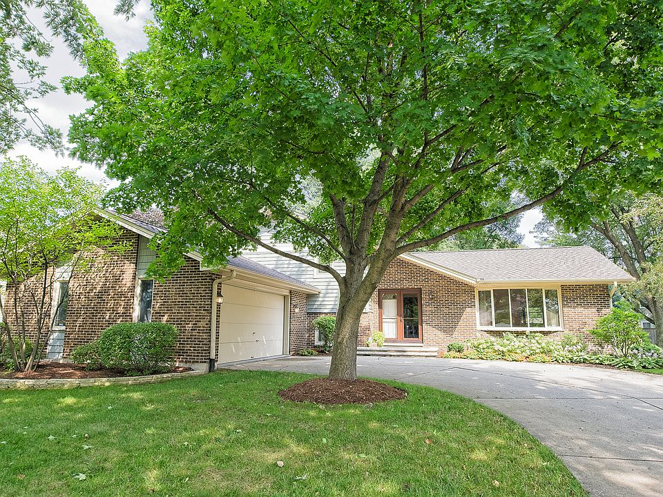 1st image of 106 N Whispering Hills Dr