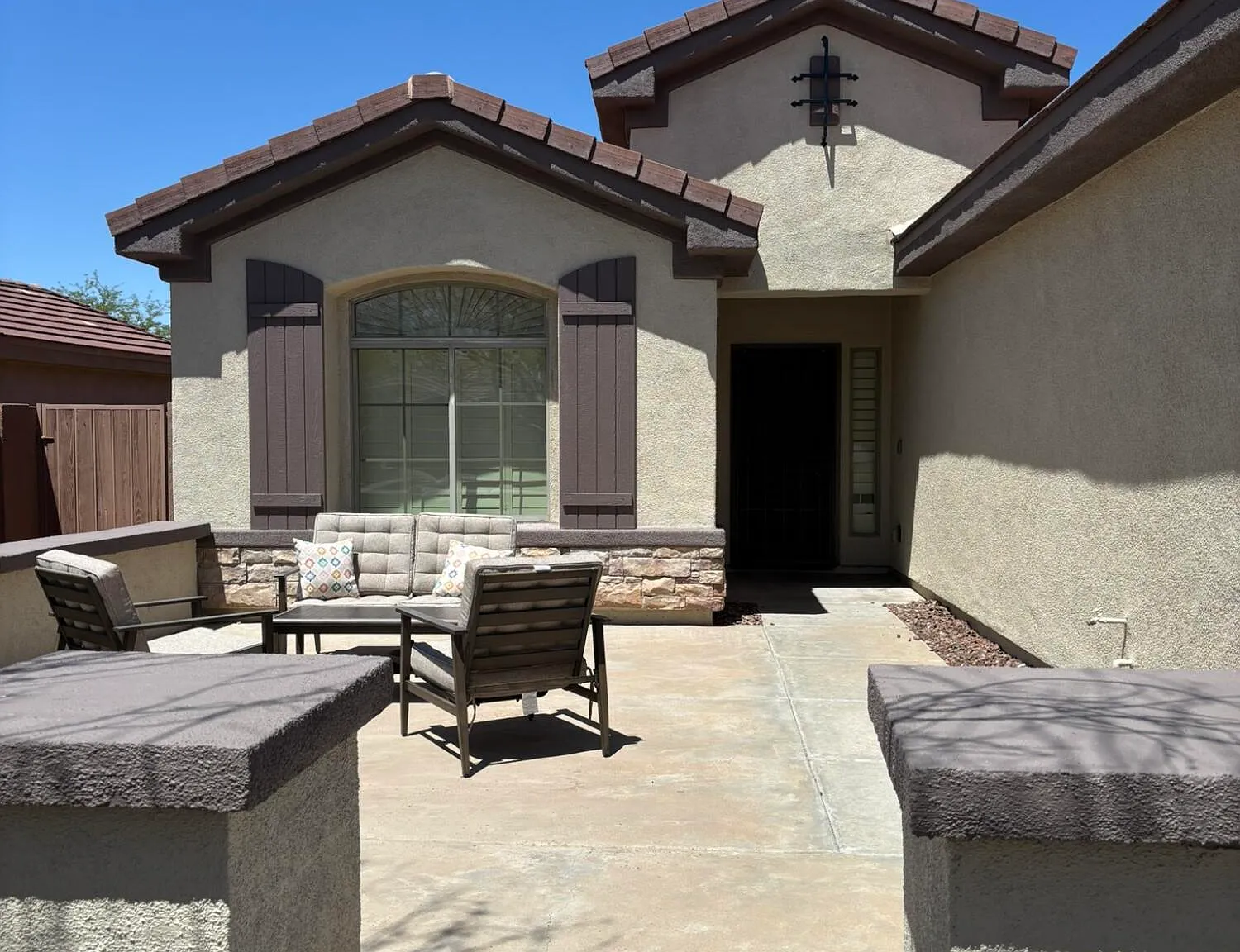 2 bed, 2.0 bath, 1728 sqft, $3,850 — Photo 2