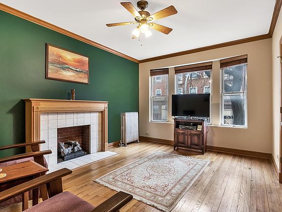 4th image of 1061 W Berwyn Ave APT 1
