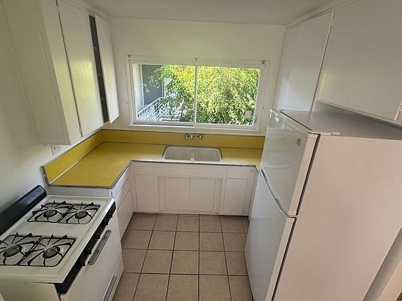 4th image of 3741-3745 Jasmine Ave #4506