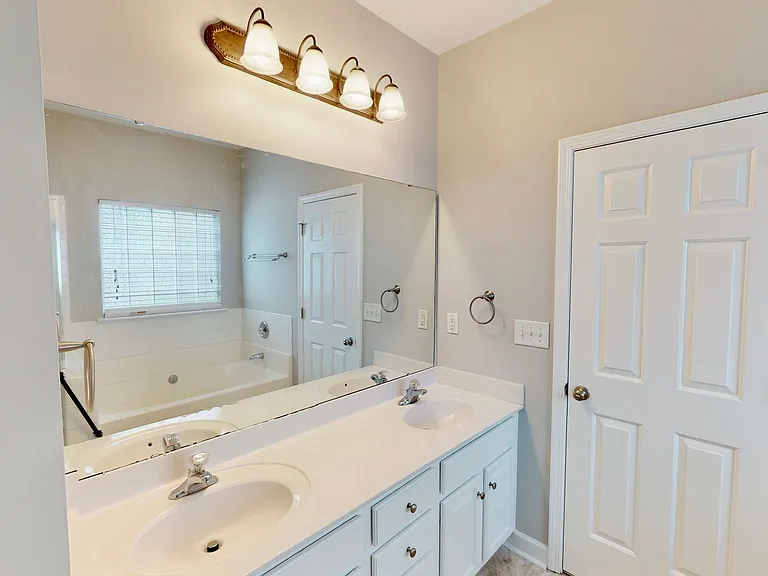 8321 Suttonview Dr — Photo 25