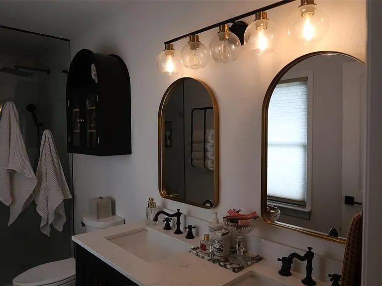 5945 Venetian Blvd NE — Photo 13