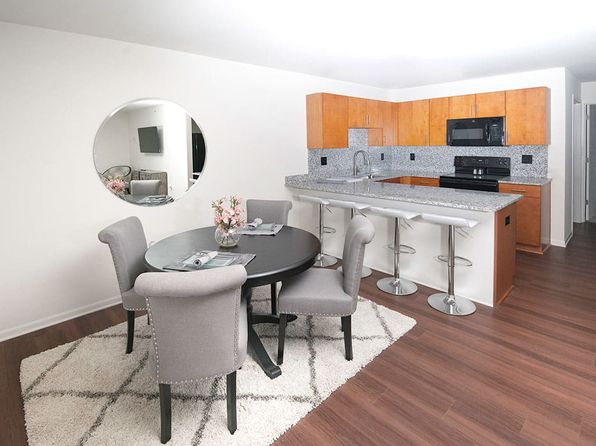 1172 Clinton Ave #207