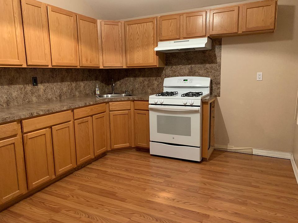 1st image of 250 McBaine Ave