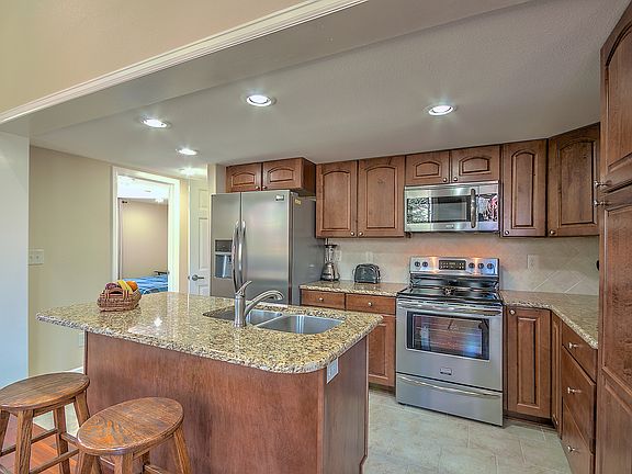 5th image of 85 Revett Dr #77
