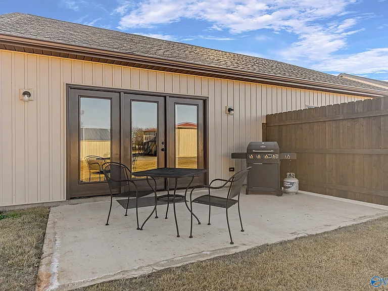 275 Bolling Rd #D — Photo 9