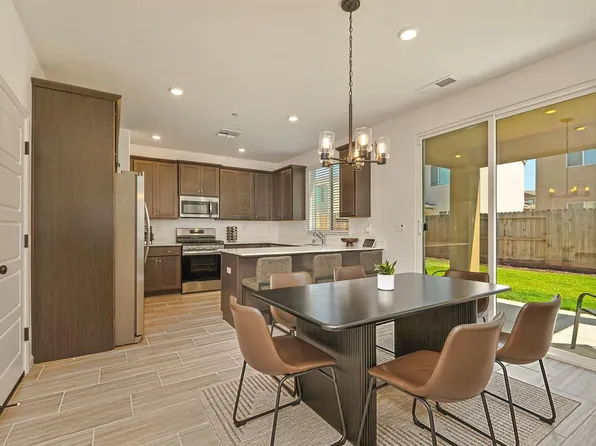 8858 Charrington Way, Sacramento, CA 95829