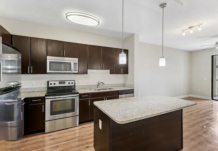 Lantower Westshore — Photo 23