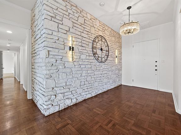 3rd image of 2016 Main St #3