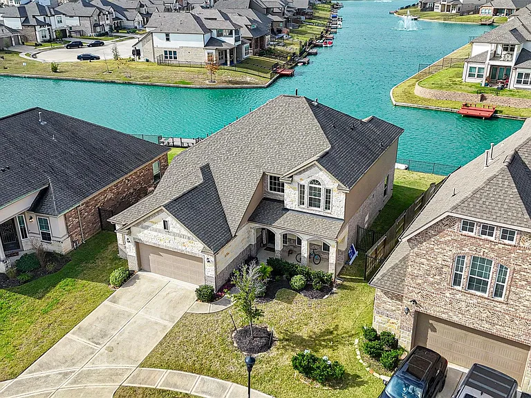 3723 Lake Varano Cir — Photo 40
