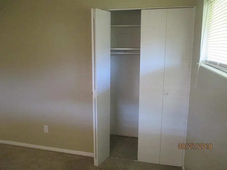 3585 Roswell Dr — Photo 15