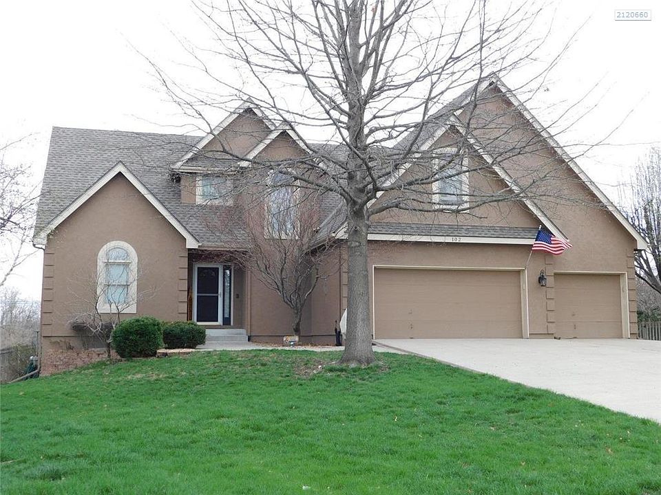 1st image of 102 SE Carolina Ct