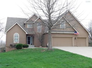 102 SE Carolina Ct, Lees Summit, MO 64063