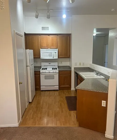 10245 S Maryland Pkwy #2190 — Photo 6