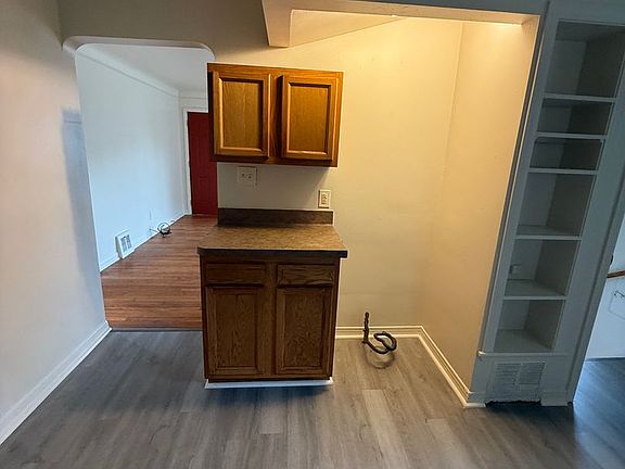 3rd image of 1526 E 204th St