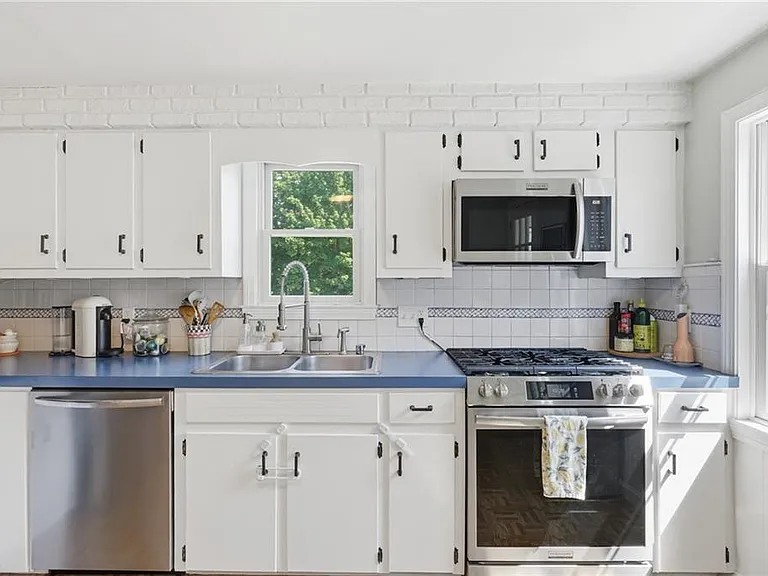 25 King Rd — Photo 16
