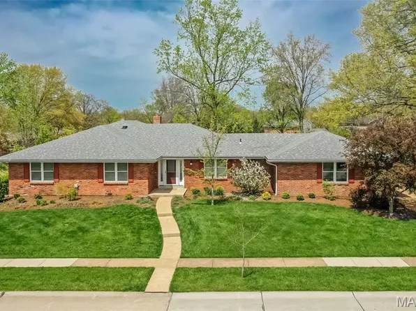 5311 Zamora Dr, Saint Louis, MO 63128