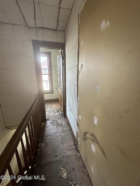3rd image of 956 Strong Street