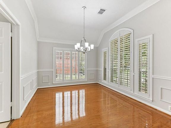 4th image of 1202 Hathorn Way Dr