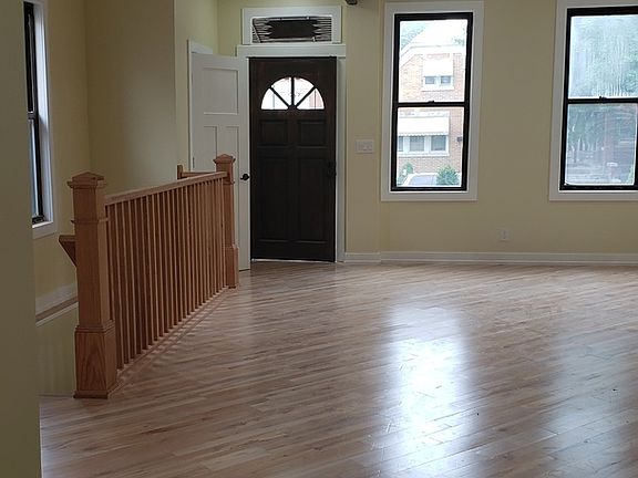 4th image of 3718 S Wolcott Ave