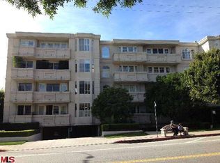 575 S Barrington Ave APT 104, Los Angeles, CA 90049