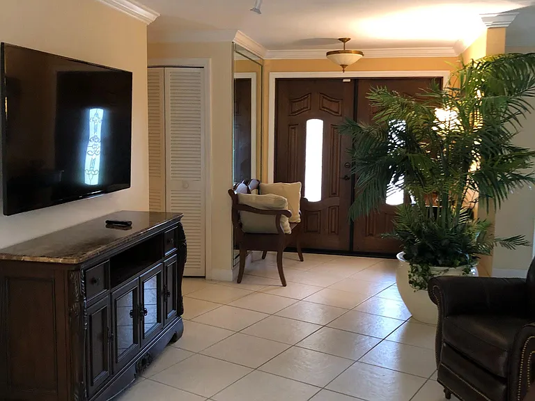 550 Forest Hills Blvd — Photo 8